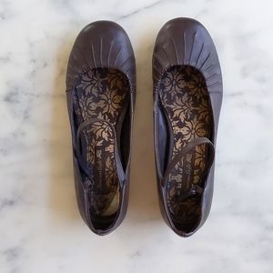 American Eagle by Payless Brown Faux Leather Flats.